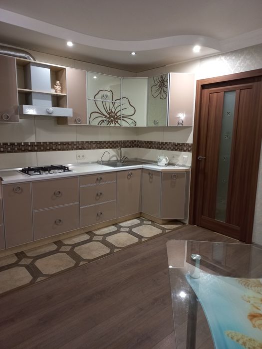 Простора 1 кімнатна квартира в центрі міста