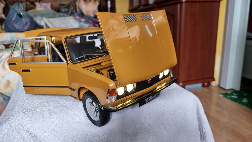 Model Fiat 125p skala 1:8
