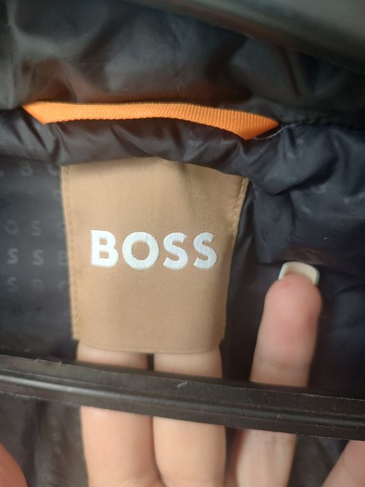 Оригінальний пуховик BOSS Orange (Розмір S). Ідеальний стан!