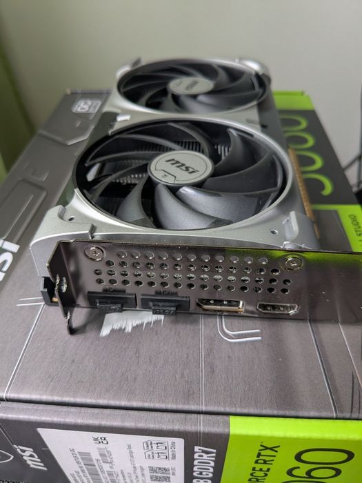 Placa gráfica NVIDIA RTX 5060 nova