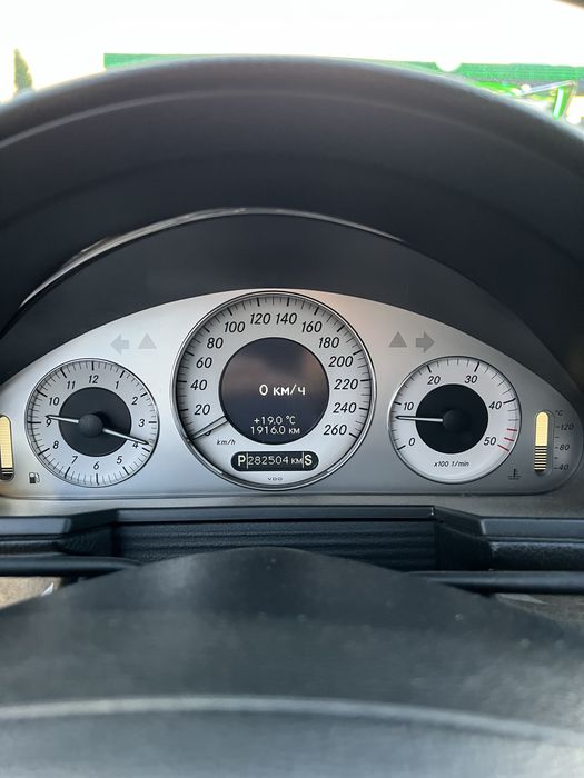 Мерседес 211 2009 3.0 CDI