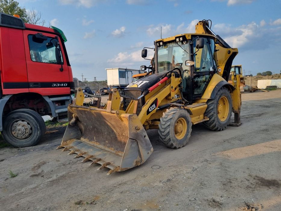 Usługi koparkami,ładowarką,spycharką oraz transport materiałów sypkich