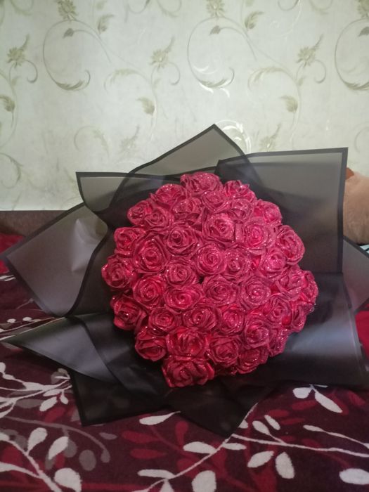 Букети з атласних стрічок, що не в