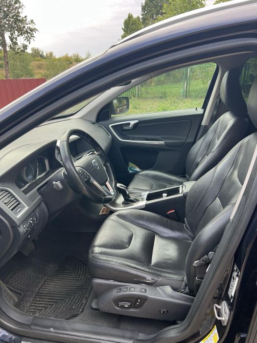 Автомобіль  Volvo XC60