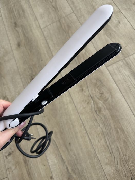 Випрямляч для волосся