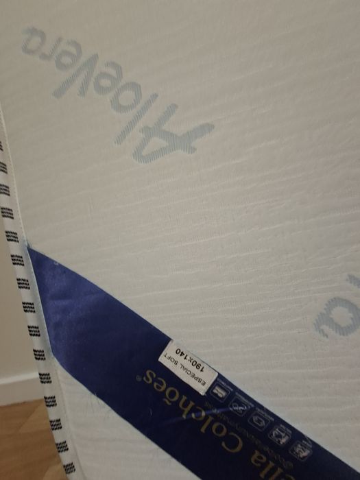 Colchão 190x140 praticamente Novo!