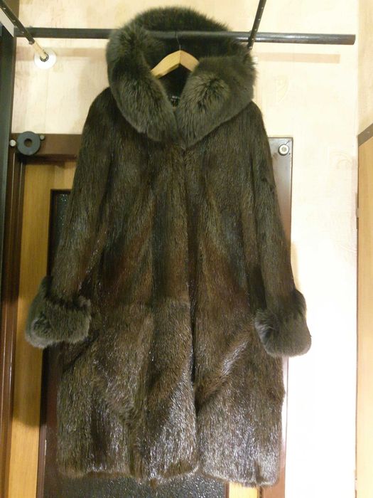 Шуба з нутрії довга з капюшоном р 52-54 ріст 3