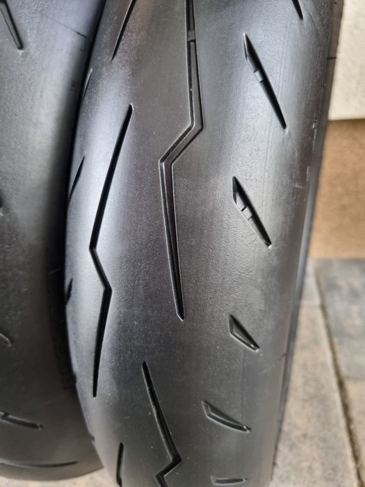 Мотошини Pirelli  DIABLO ROSSO IV 4 120/70 R17 180/55 R17 Рік 2025 Комплект