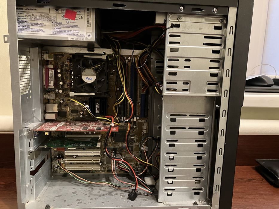 Продаю компʼютер з монітором