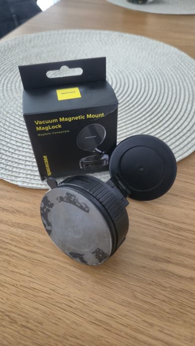 Uchwyt na telefon magnetyczny z przyssawka