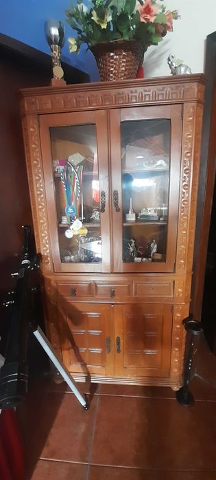 Movel de madeira de canto