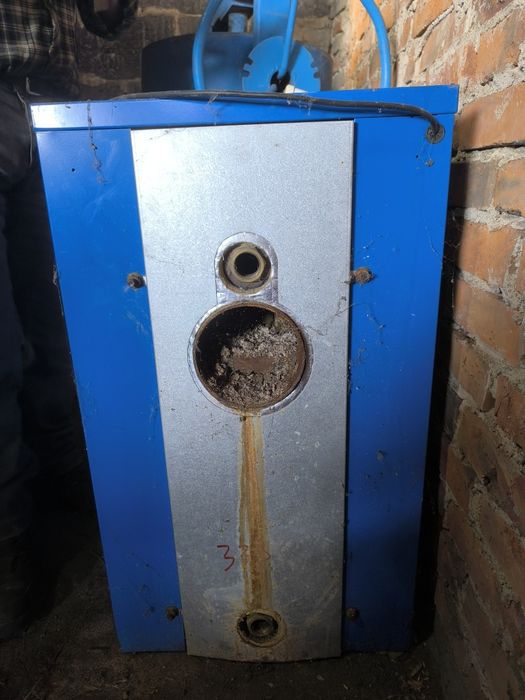 Sprzedam piec olejowy widoczny na zdjęciach