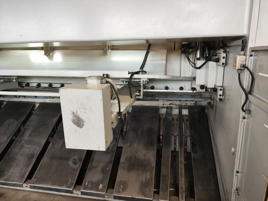 Gilotyna nożyce gilotynowe hydrauliczne cnc hvr 6x3100mm