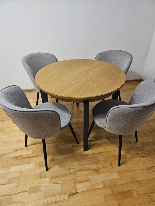 Stół okrągły rozkładany i krzesła