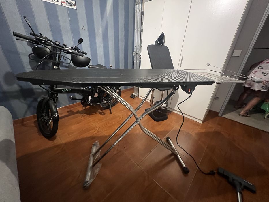 Tabua de engomar com vacuo