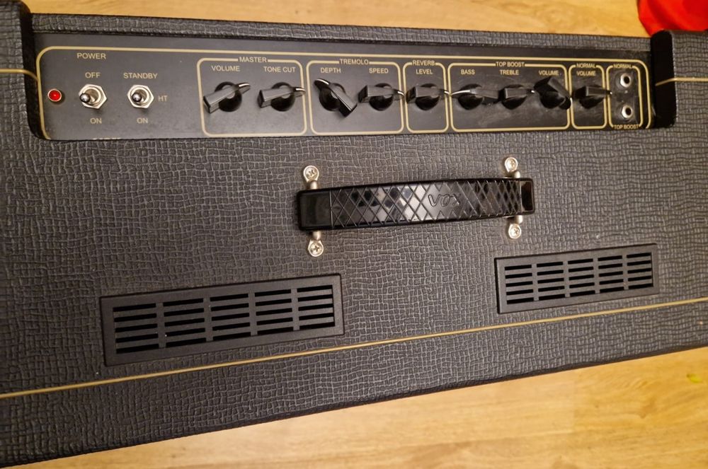 Vox AC15C1 + Vox VFS2A Przełącznik nożny