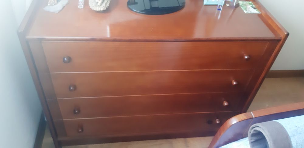 Vendo cômoda em pinho