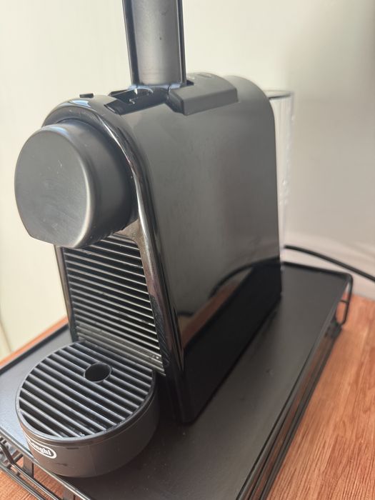 Cafeteira DeLonghi Nespresso