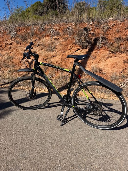 Mountainbike almost new, including mudguards