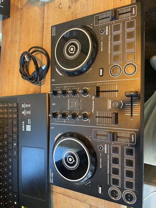 Mesa mistura Pioneer ddj 200 (perfeito estado)