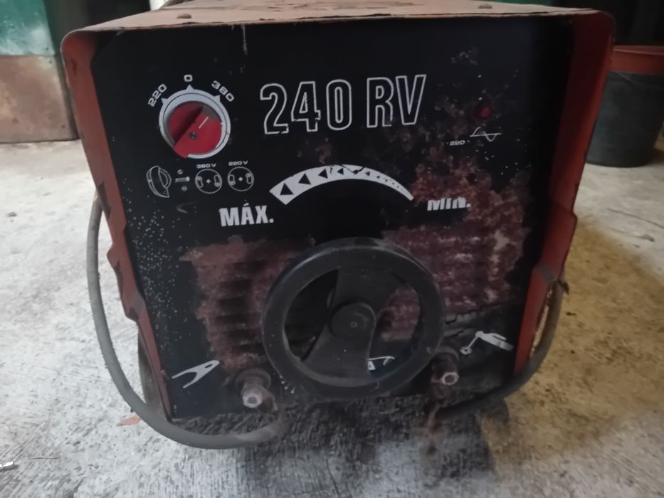 Máquina de soldar 240 RV trifásico