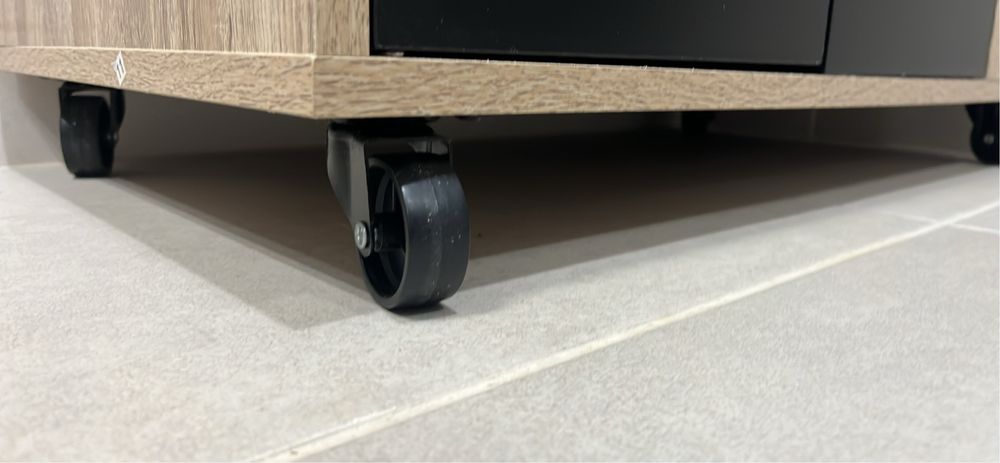 Movel de apoio com rodas