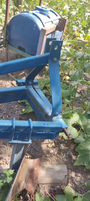Продам плуг 3 корпуса