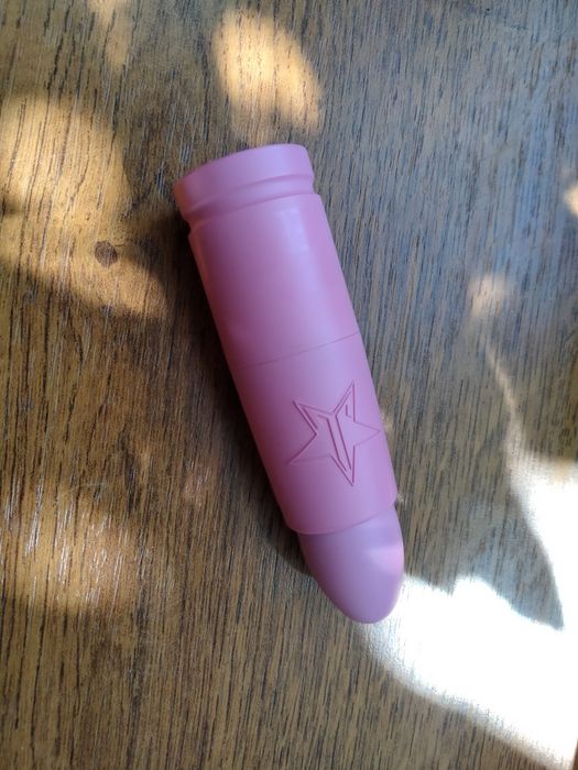 Jeffree Star Velvet Trap Laced Cake