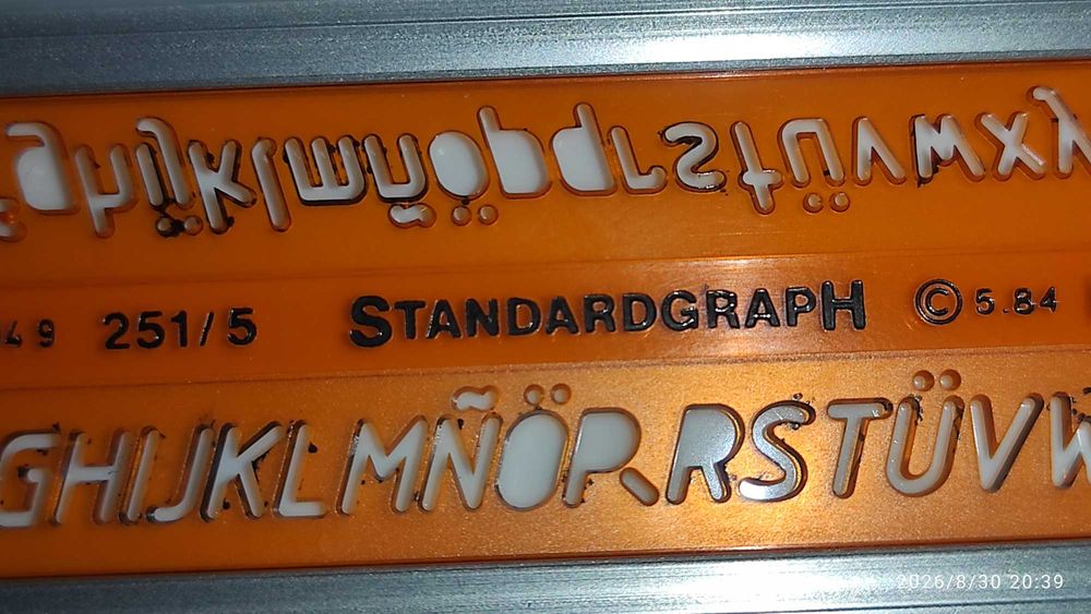 Szablon pisma technicznego literowo-cyfrowego o szerokości 5mm.  standardgraph geodezja
