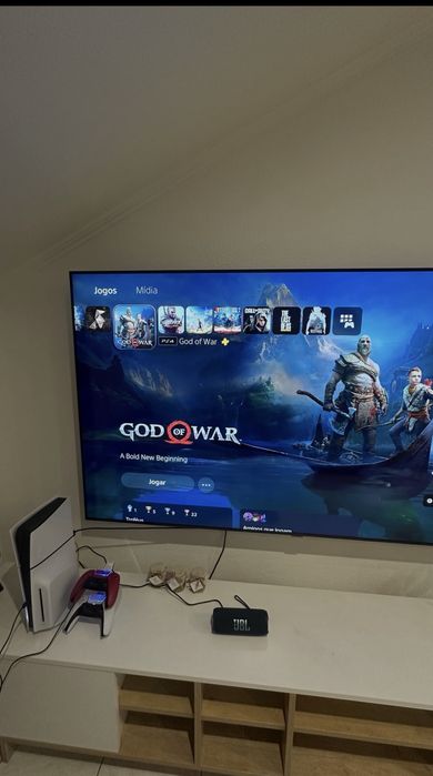 PS5 versão disco + 2 comandos + base de carregamento + caixa