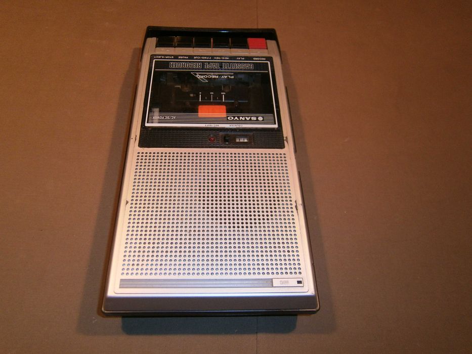 Gravador cassetes SANYO portátil