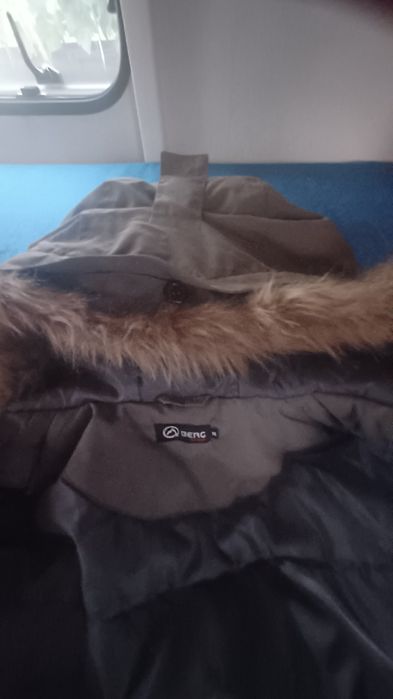 Parka nova. Usada uma vez