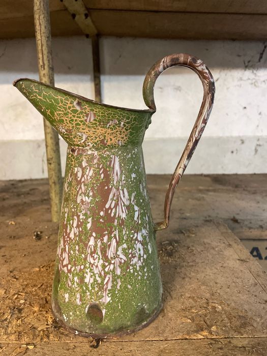 Jarro antigo de esmalte