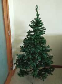 Árvore de Natal com 1,80 cm. Falagueira-Venda Nova • OLX Portugal