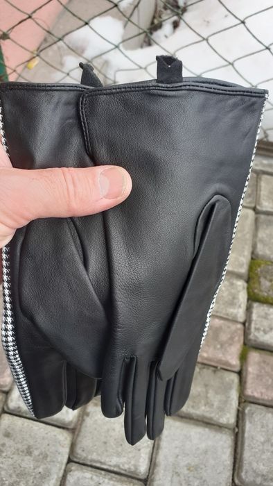 Новые перчатки женские Next.размер L..На большую руку 7,5-8,5.