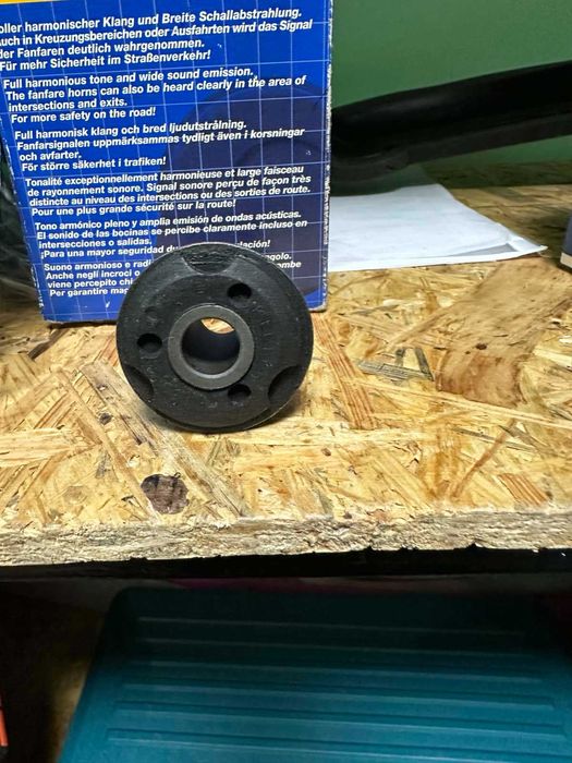 Сайлентблок переднього важеля підвіски M1826 Kleber
