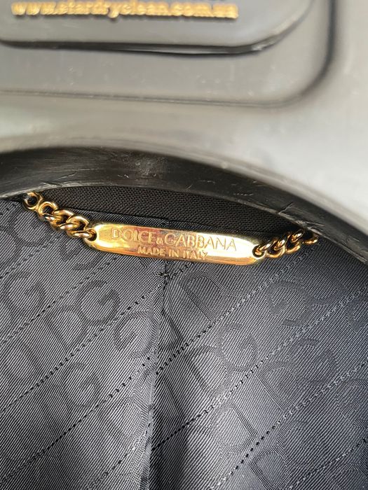 Продается костюм на подростка старшеклассника . Dolce gabbana , оригинал . 2000 грв