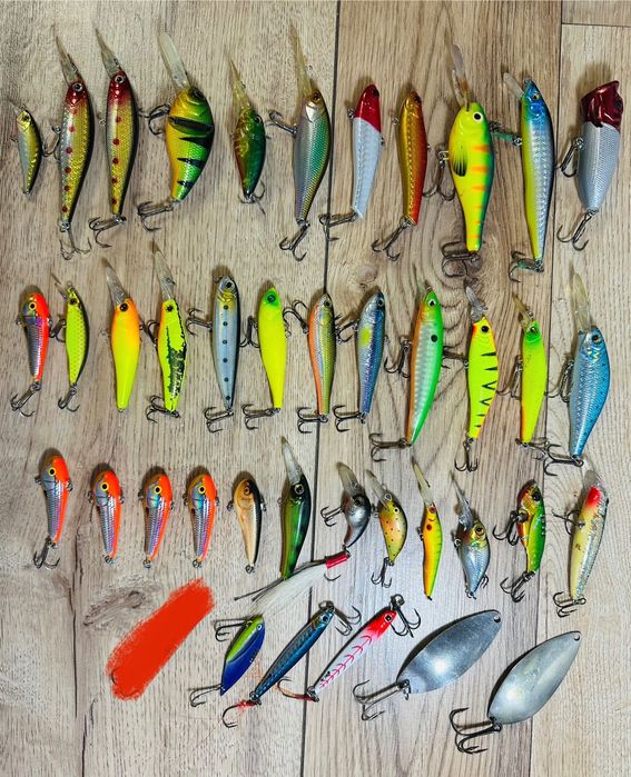 Воблеры много, разные.