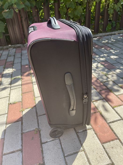 Валіза чемодан бренду Victorinox