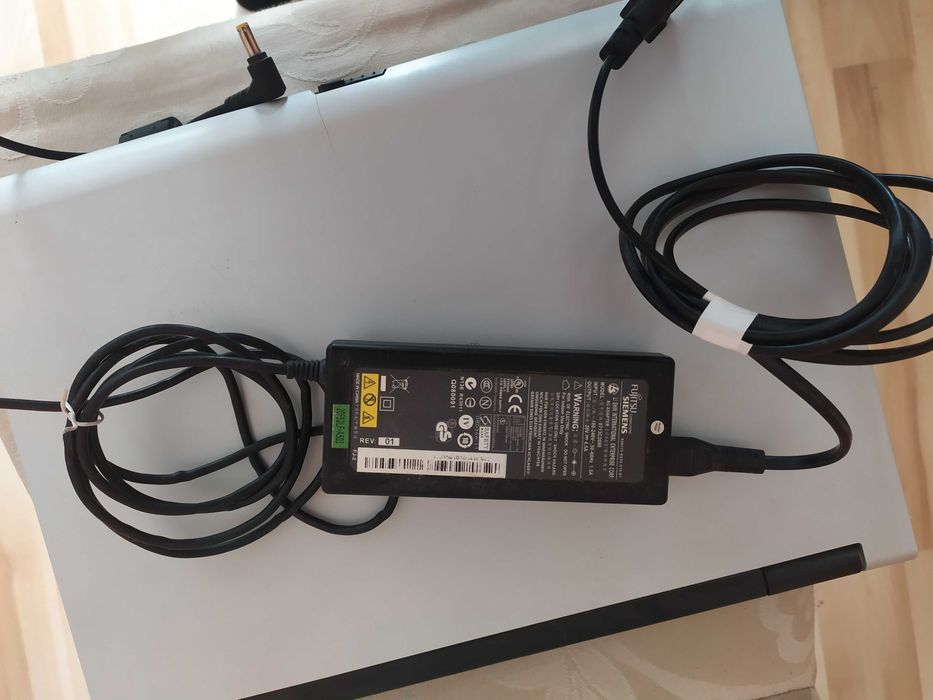 Fujitsu Esprimo v6515