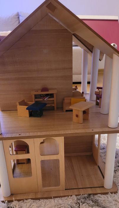 Domek drewniany dla dziewczynki