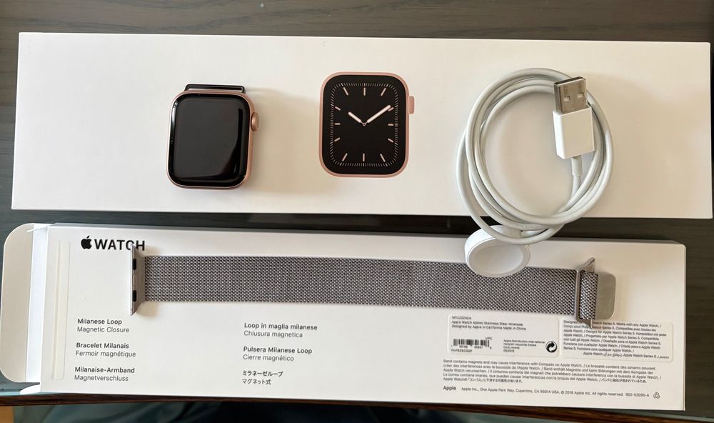 Apple Watch Series 5 (GPS, 40MM)