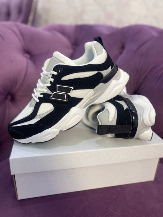 Чоловічі кросівки