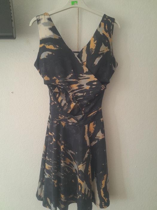 Vendo vestidos pouco usados