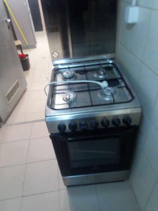 Kuchenka gazowa z piekarnikiem