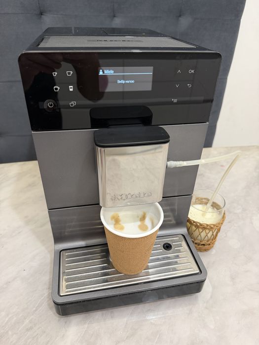 Кавомашина Miele CM5500 з Німеччини