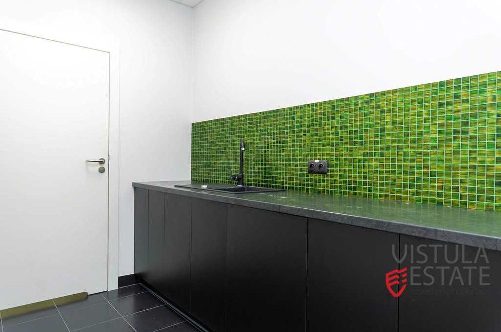 Lokal parterowy w biurowcu | 124 m2