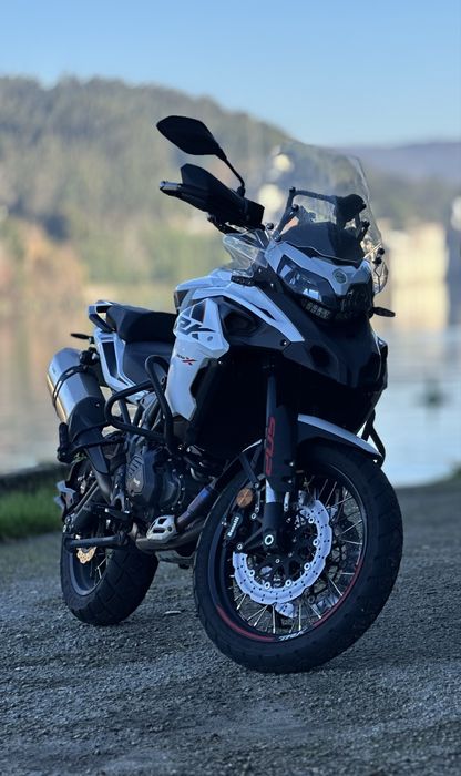 Trk 502x 2023 bem conservada