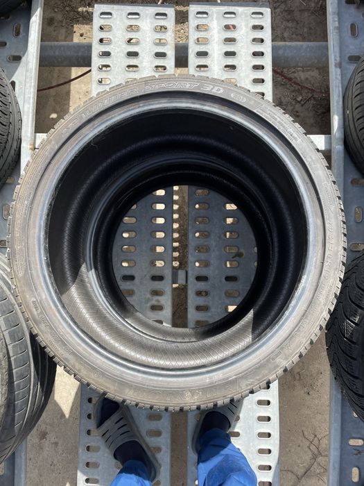 Продам 2 шини Dunlop R19 295 / 30