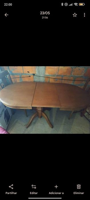 Mesa de madeira  com 4 cadeiras